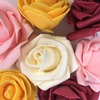 Doos met 100 kunstroos bloemen 4cm roze, rood, wit, geel