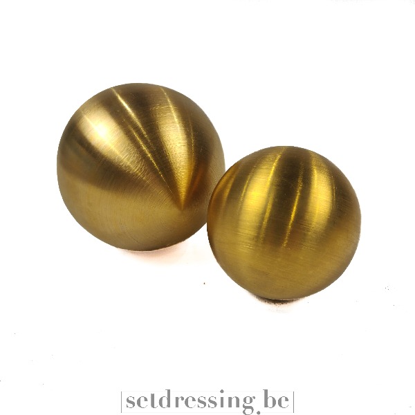 Kerstdecoratie gouden metalen ballen