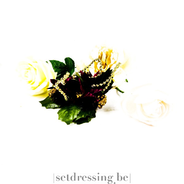 Kerstdecoratie tafelversiering bloemen en kransen