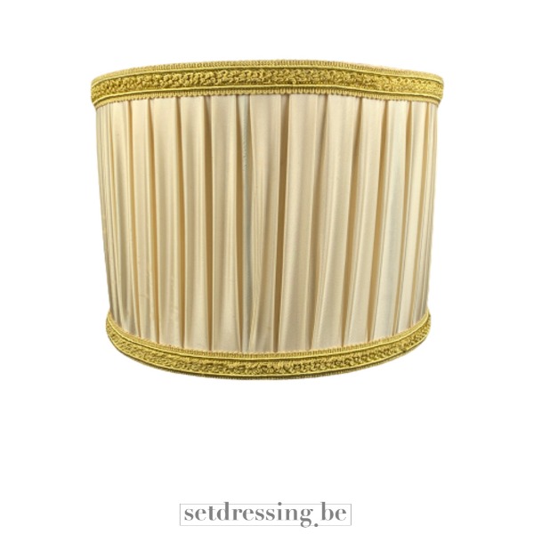 Dwaal Hesje ik klaag Stoffen lampenkap 35cm beige/goud rekwisieten verhuur setdressing.be