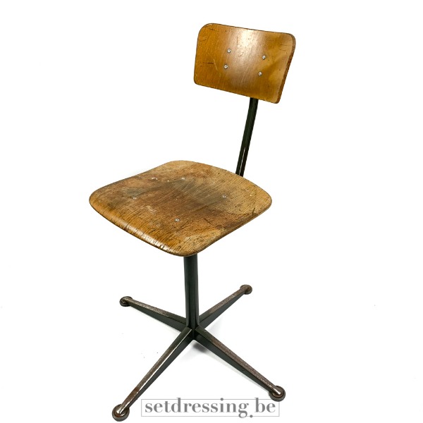 Friso Kramer chair brown