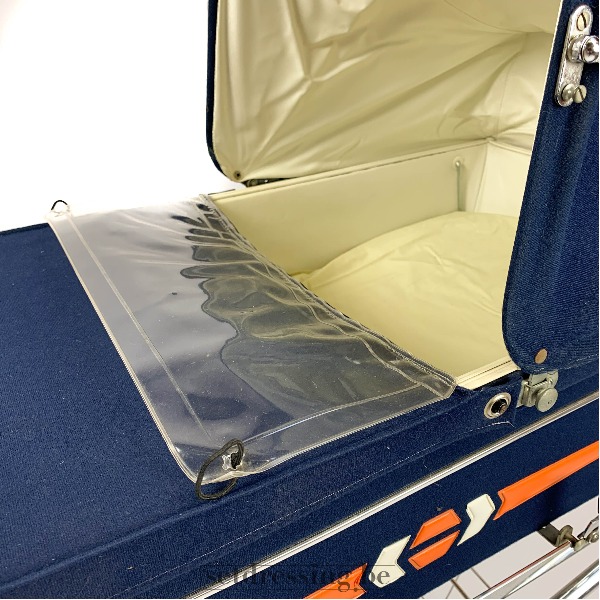 Vintage buggy baby blauw